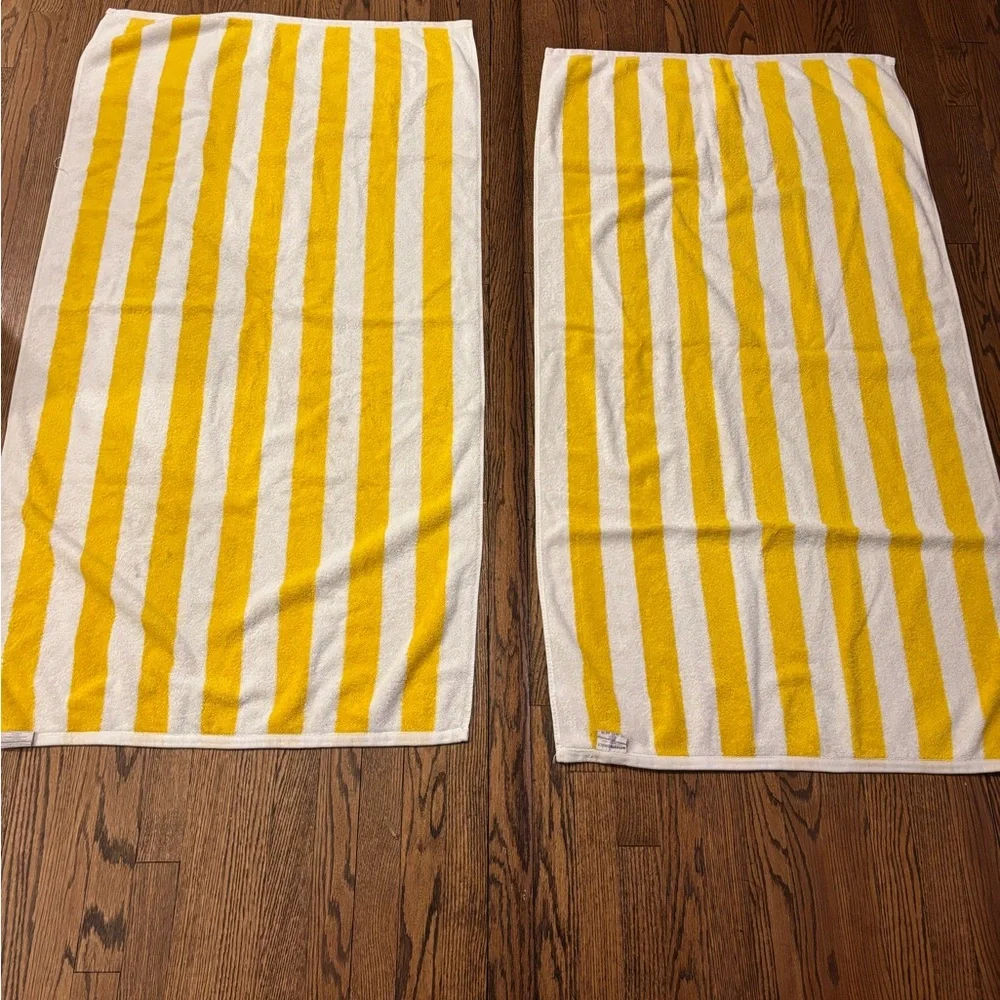 Amazon Basics Yellow and White Towels